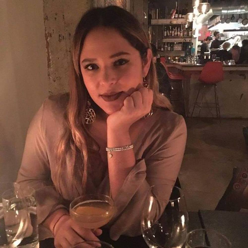 Meet your Posher, Dina